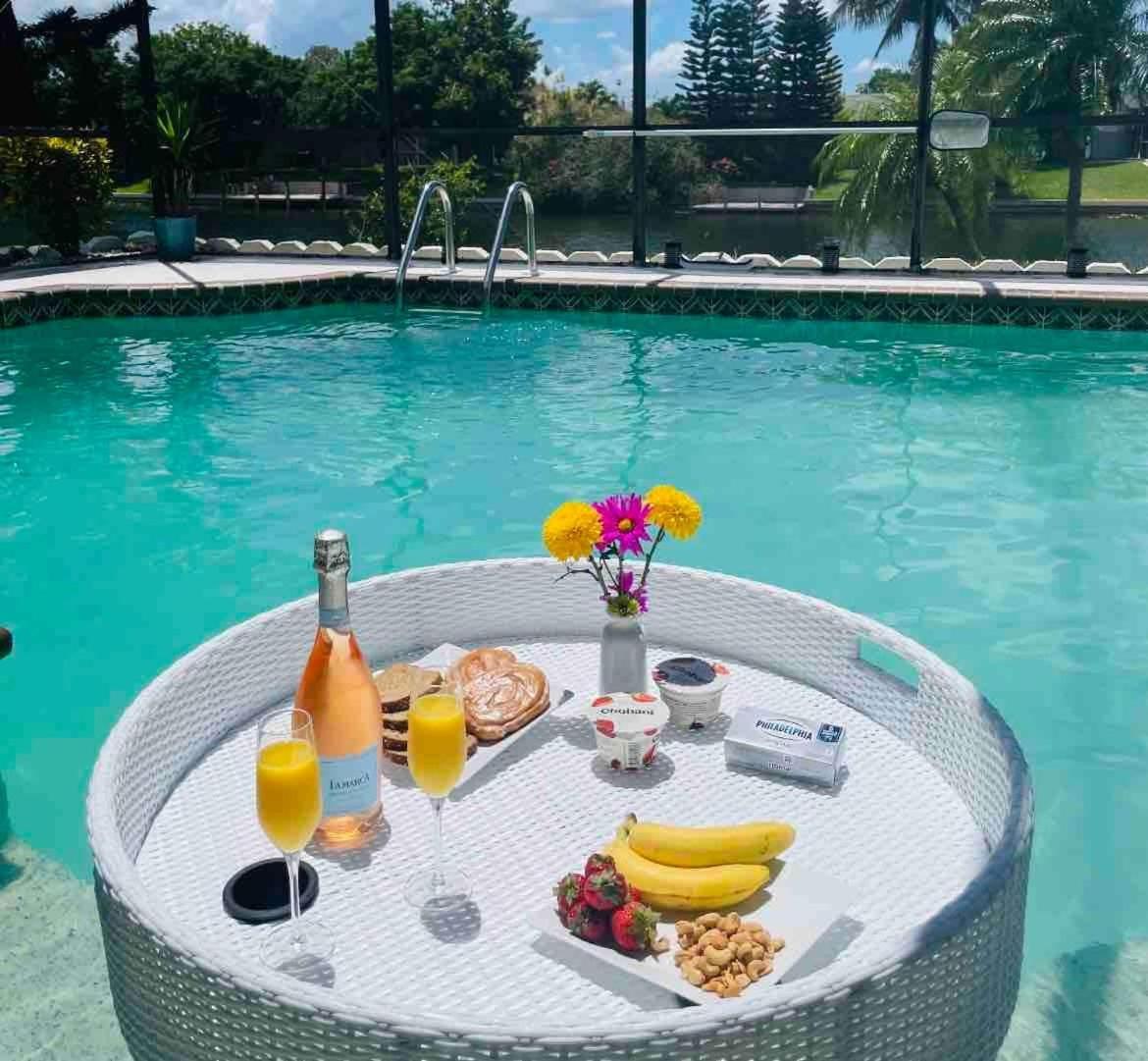 Hidden Secret Waterfront Retreat Villa Cape Coral Exterior photo